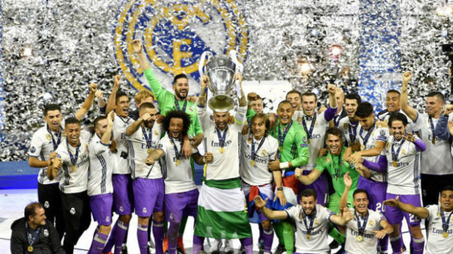 杰拉德：随时等待利物浦的召唤，但不希望俱乐部解雇斯洛特（杰拉德：愿随时为利物浦效力，但不愿见斯洛特下课）