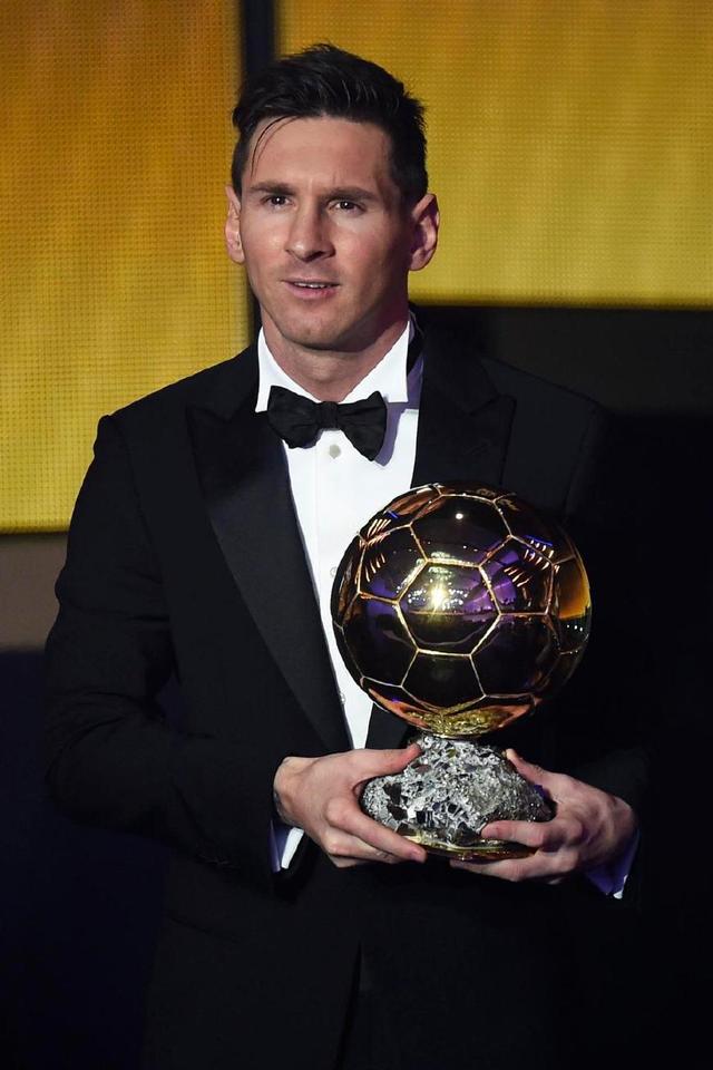 联手梅西！官方：前热刺后卫雷吉隆正式加盟迈阿密国际（与梅西同队！迈阿密国际官宣签下前热刺后卫雷吉隆）