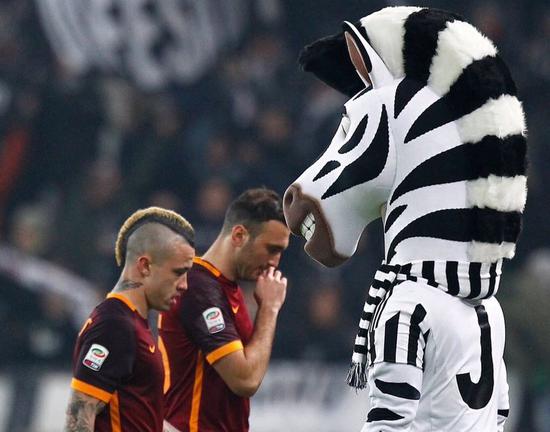 中超：武汉三镇2-0战胜上海申花（中超赛场：武汉三镇2-0力克上海申花）