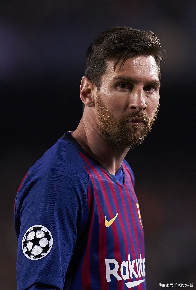 赵丽娜：走了70所学校，女孩踢球屈指可数；想让女孩踢球普及（赵丽娜：走访70所学校，踢球女孩寥寥无几，盼女孩踢球普及）