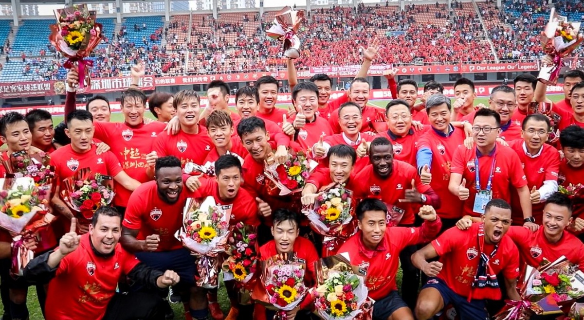 开场4分钟破门，莱万打入巴萨回归诺坎普的首粒进球（莱万回诺坎普首球，开场4分钟为巴萨先拔头筹）