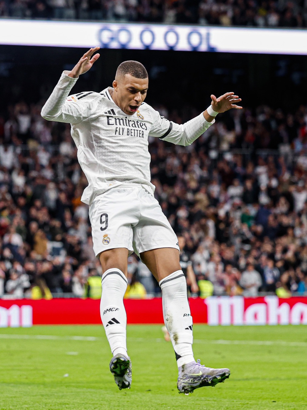 意甲三分制时代以来，米兰前14轮拿超过30分最终都排名前三（自意甲实行三分制以来，米兰在前14轮拿到30分以上的赛季最终均跻身前三）