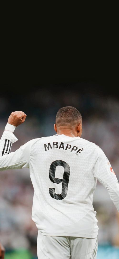 NBA：独行侠击败雄鹿 东契奇全场三双（NBA：独行侠力克雄鹿，东契奇砍下三双）